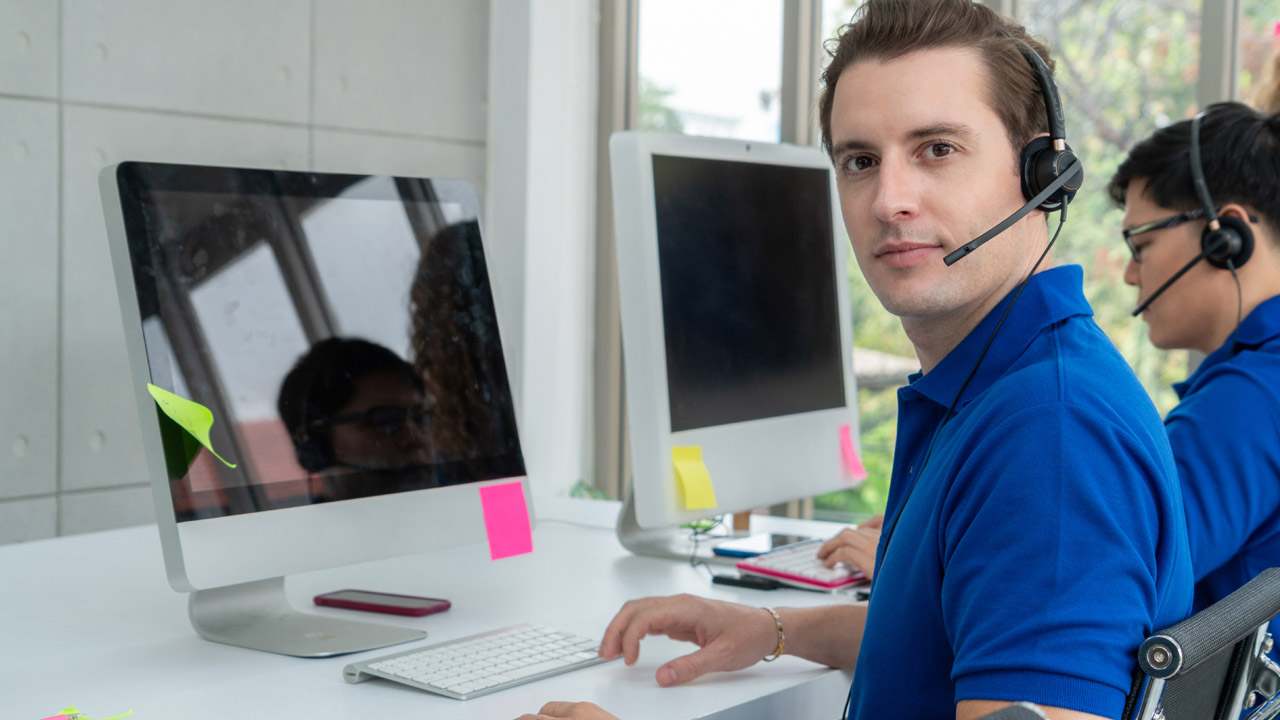 国内智能机器人龙头企业，至少具备4点能力才值得信赖